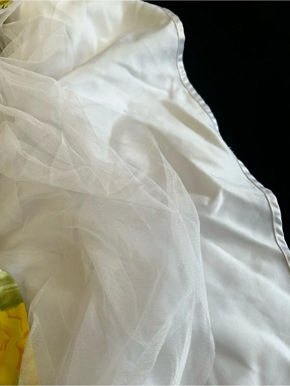 PLACE WHITE SUBTLE TEXTURED TANK TOP DRESS W/YELLOW ROSE FLARE BOTTOM SIZE 16